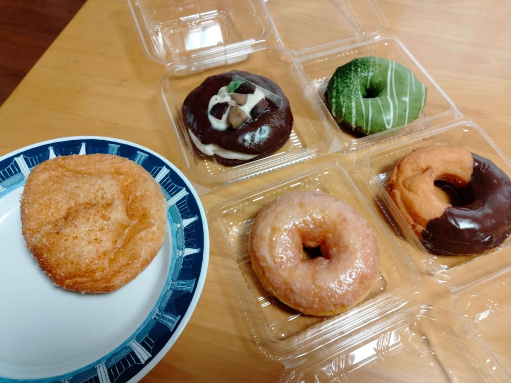 FOFO donutのドーナツ＆カレーパン