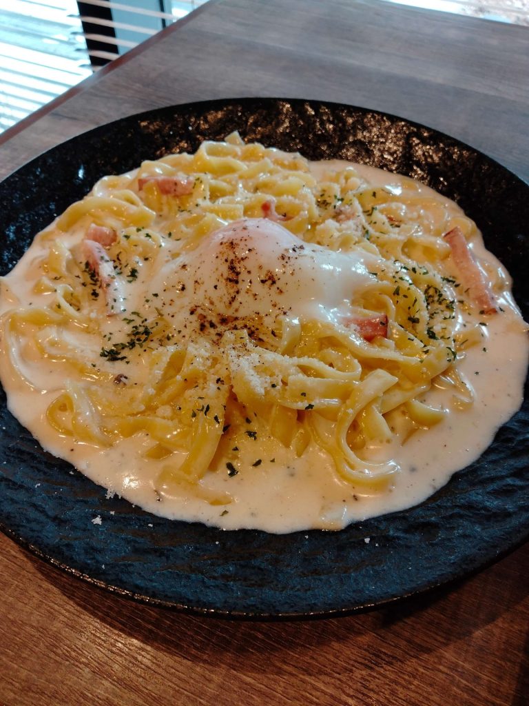 トリュフとベーコンのカルボナーラ