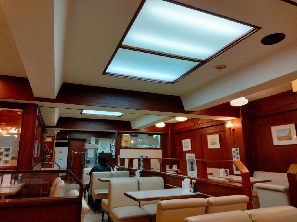 エトアールプリュス　店内