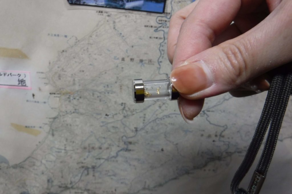 砂金入りストラップ